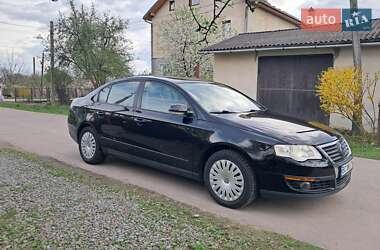 Седан Volkswagen Passat 2005 в 