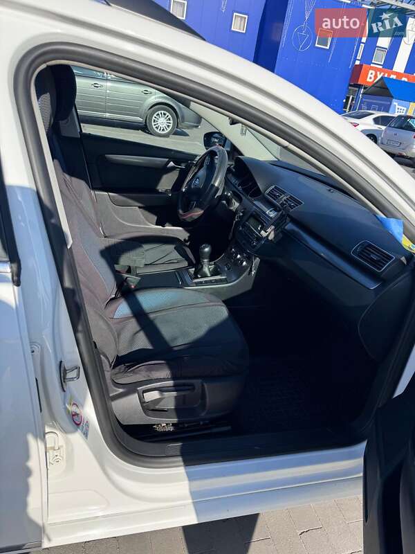 Универсал Volkswagen Passat 2012 в Виннице