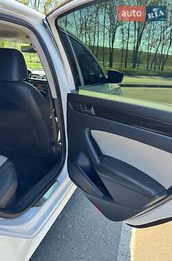 Седан Volkswagen Passat 2015 в 