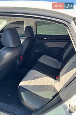 Седан Volkswagen Passat 2015 в 