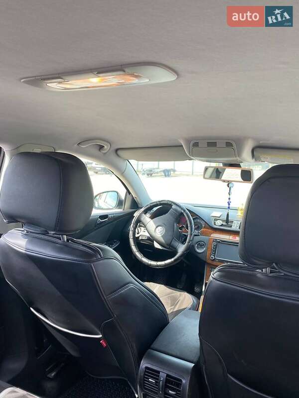 Седан Volkswagen Passat 2006 в Черновцах