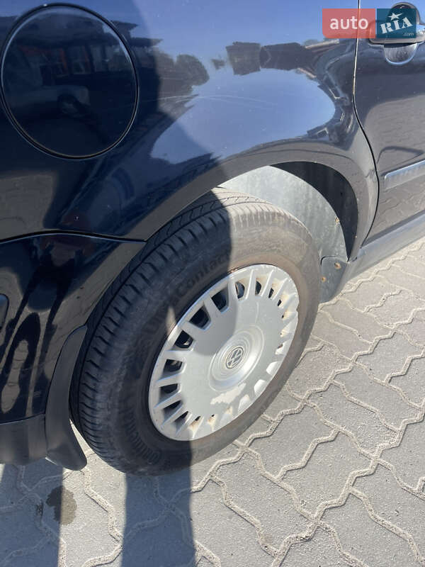Универсал Volkswagen Passat 1999 в Золочеве