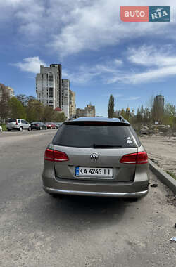 Універсал Volkswagen Passat 2012 в 