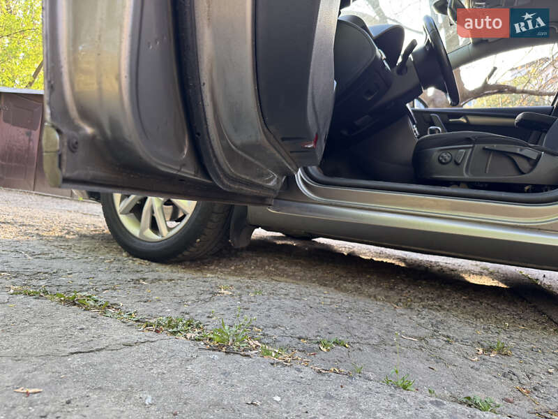 Универсал Volkswagen Passat 2012 в Киеве