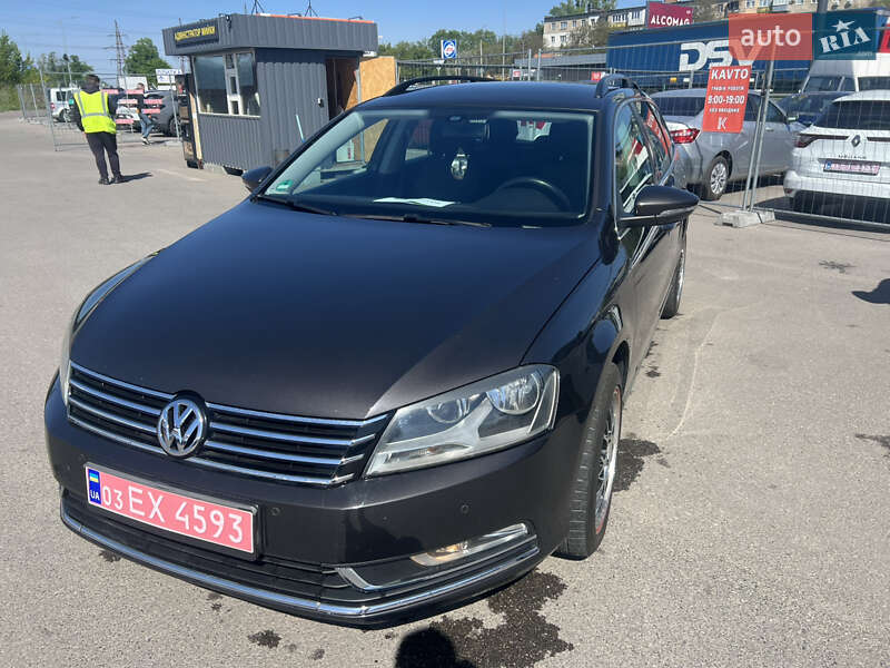 Універсал Volkswagen Passat 2010 в 