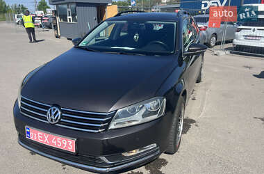 Універсал Volkswagen Passat 2010 в 