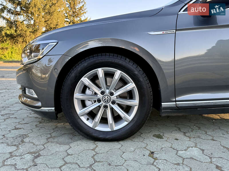 Универсал Volkswagen Passat 2015 в Дубно