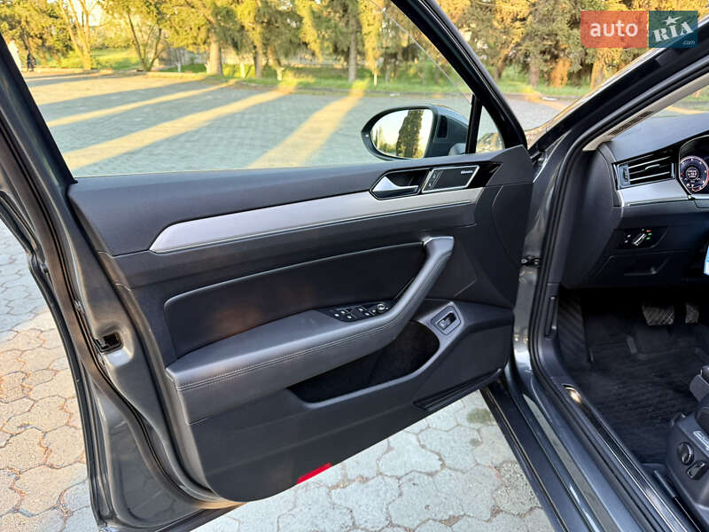 Универсал Volkswagen Passat 2015 в Дубно