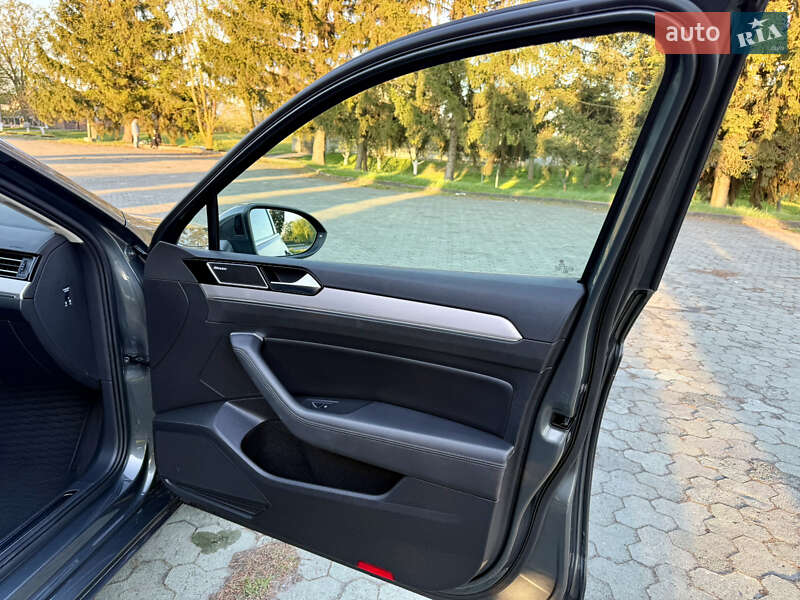 Универсал Volkswagen Passat 2015 в Дубно