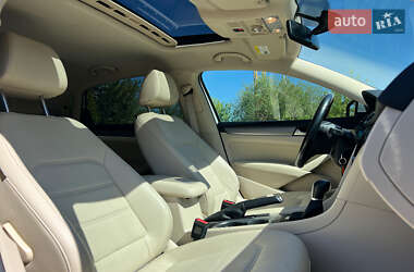 Седан Volkswagen Passat 2014 в 