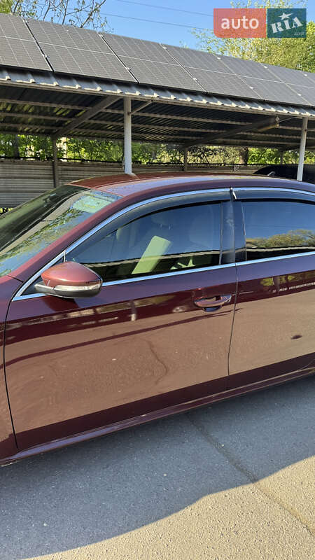 Седан Volkswagen Passat 2012 в Кривому Розі