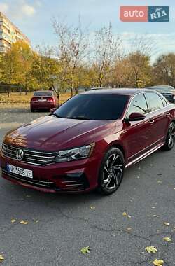 Седан Volkswagen Passat 2016 в Львове