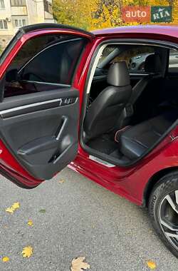 Седан Volkswagen Passat 2016 в 