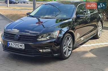 Седан Volkswagen Passat 2016 в Киеве