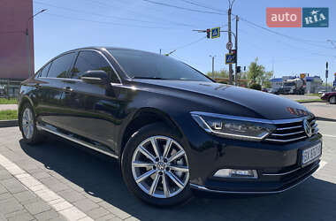 Седан Volkswagen Passat 2017 в Хмельницькому