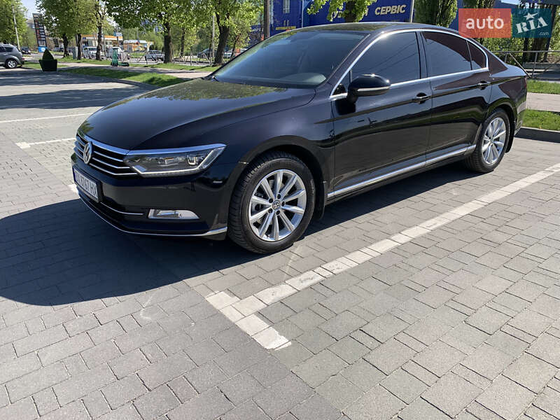 Седан Volkswagen Passat 2017 в Хмельницькому