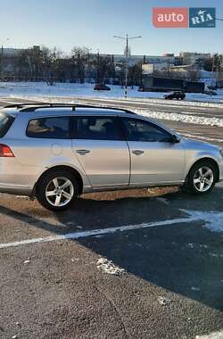 Универсал Volkswagen Passat 2011 в 