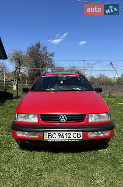 Універсал Volkswagen Passat 1995 в 