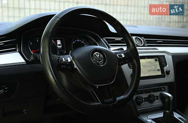 Седан Volkswagen Passat 2017 в 