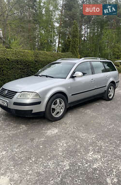 Універсал Volkswagen Passat 2004 в Клесовому