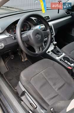 Седан Volkswagen Passat 2012 в 