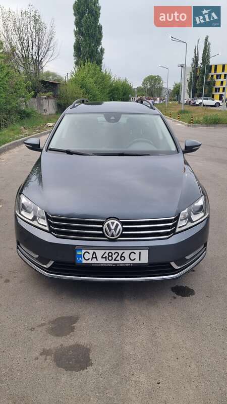 Універсал Volkswagen Passat 2011 в Києві