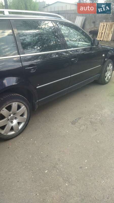 Універсал Volkswagen Passat 2002 в 