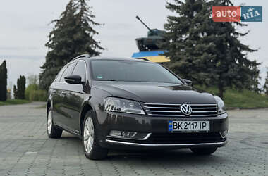 Універсал Volkswagen Passat 2012 в 