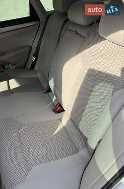 Седан Volkswagen Passat 2013 в 