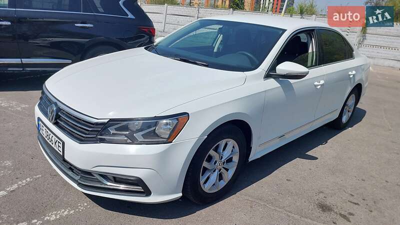 Седан Volkswagen Passat 2016 в 
