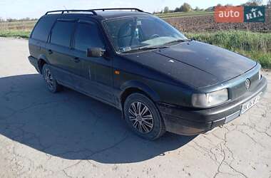 Універсал Volkswagen Passat 1992 в 