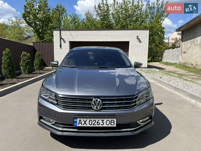 Седан Volkswagen Passat 2018 в Харькове