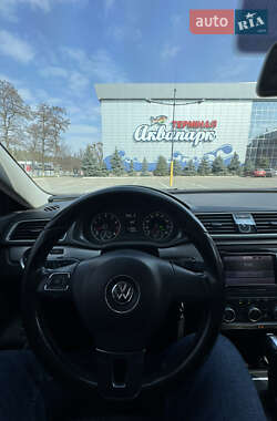 Седан Volkswagen Passat 2011 в 