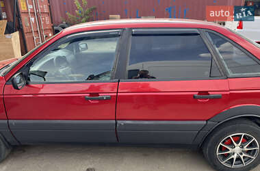 Седан Volkswagen Passat 1990 в 