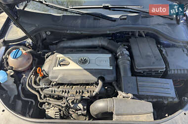 Седан Volkswagen Passat 2009 в 
