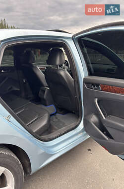Седан Volkswagen Passat 2012 в 