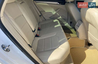 Седан Volkswagen Passat 2015 в 