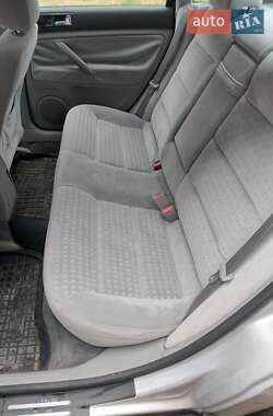 Седан Volkswagen Passat 2001 в 