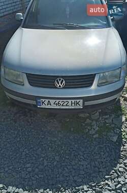 Універсал Volkswagen Passat 2000 в Луцьку