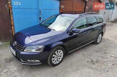 Універсал Volkswagen Passat 2011 в 