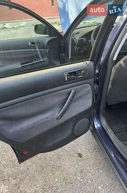 Універсал Volkswagen Passat 1998 в 