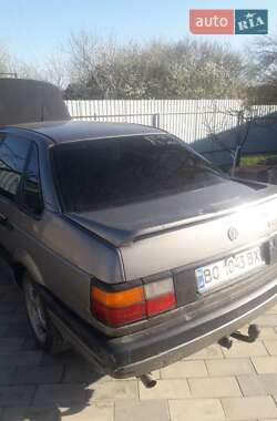 Седан Volkswagen Passat 1990 в Ярмолинцах