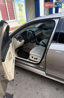 Седан Volkswagen Passat 2015 в 
