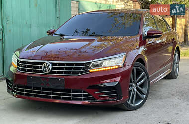Седан Volkswagen Passat 2017 в Николаеве