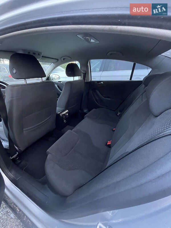 Седан Volkswagen Passat 2006 в Городке