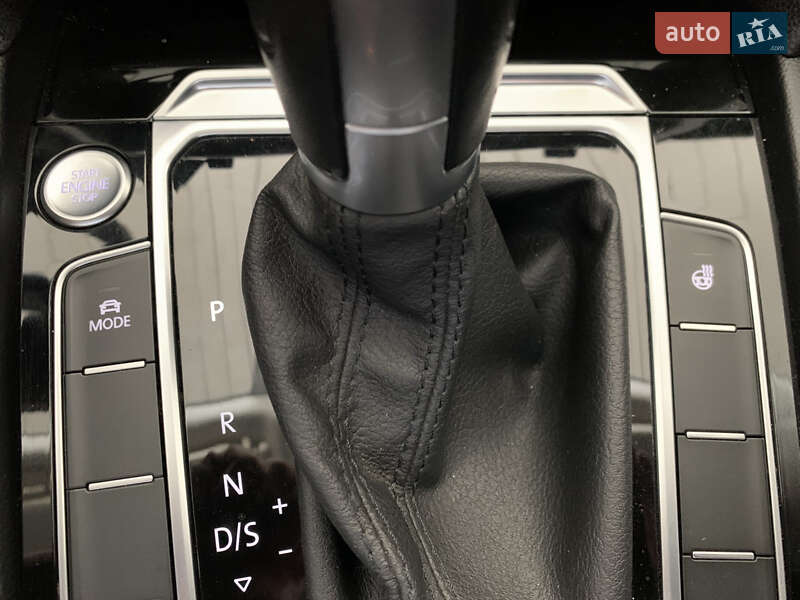Седан Volkswagen Passat 2017 в Хмельницькому