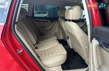 Універсал Volkswagen Passat 2011 в 