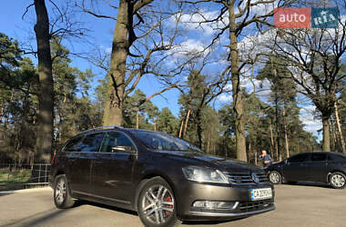 Універсал Volkswagen Passat 2012 в 