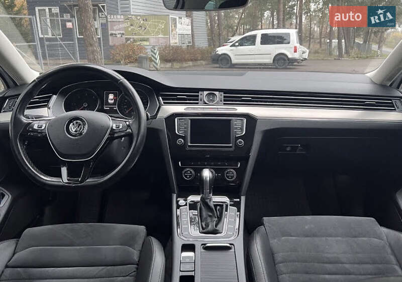 Седан Volkswagen Passat 2015 в Одессе