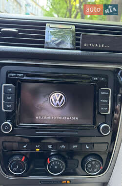 Седан Volkswagen Passat 2015 в 